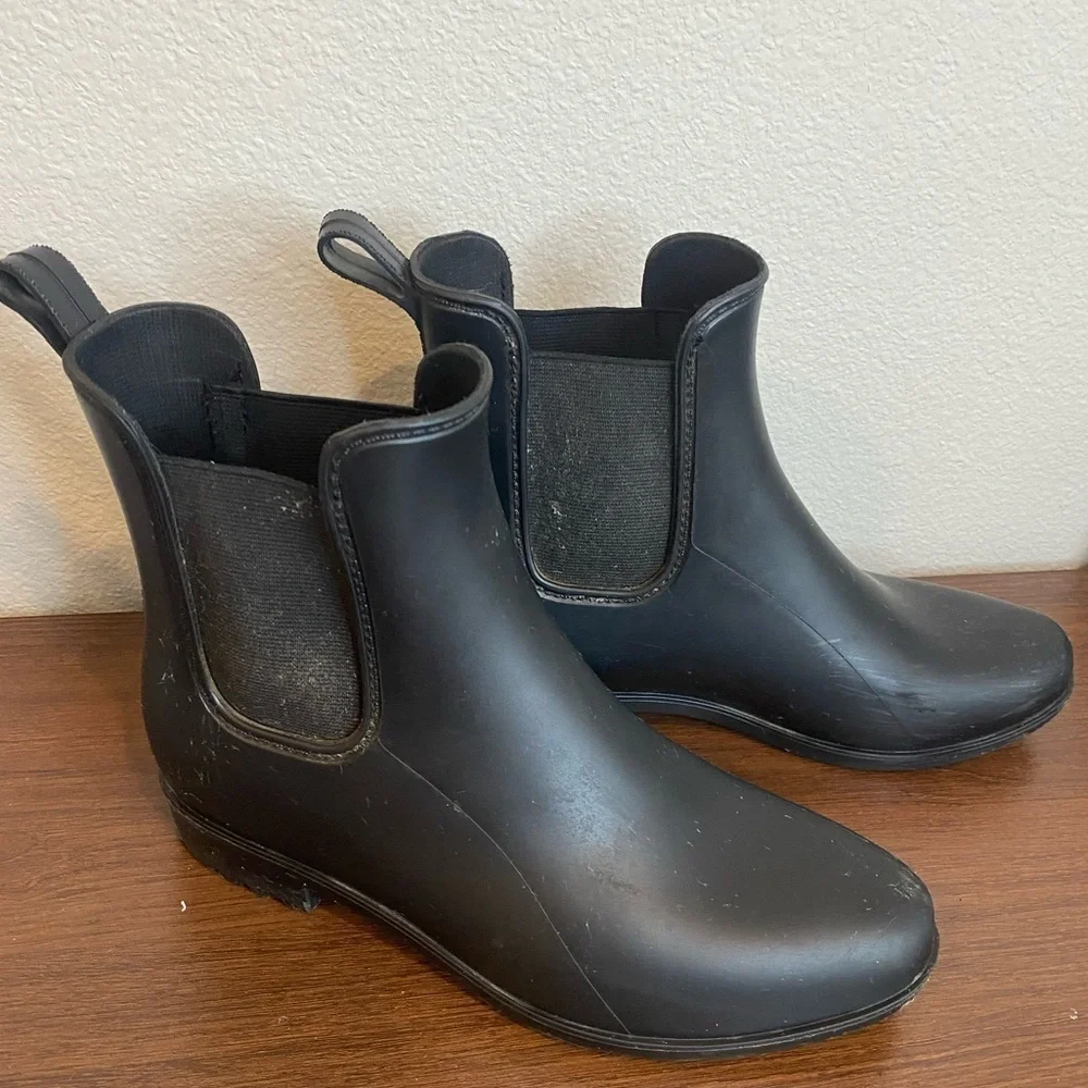 A New Day Chelsea Rain Boot Booties Size 6 Black